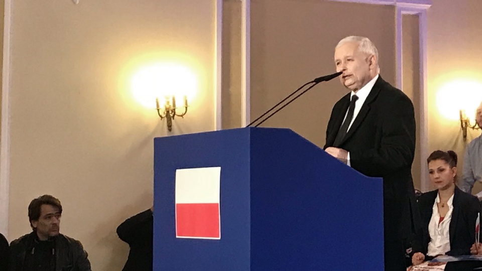 Jarosław Kaczyński przemawia podczas konwencji Solidarnej Polski. Fot. https://twitter.com/pisorgpl