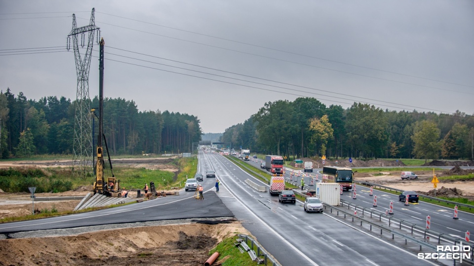 Utrudnienia dotyczą tylko kierowców poruszających się w kierunku Gdańska. Dla jadących do Szczecina węzeł w Goleniowie jest w pełni dostępny. Fot. Olaf Nowicki [Radio Szczecin]