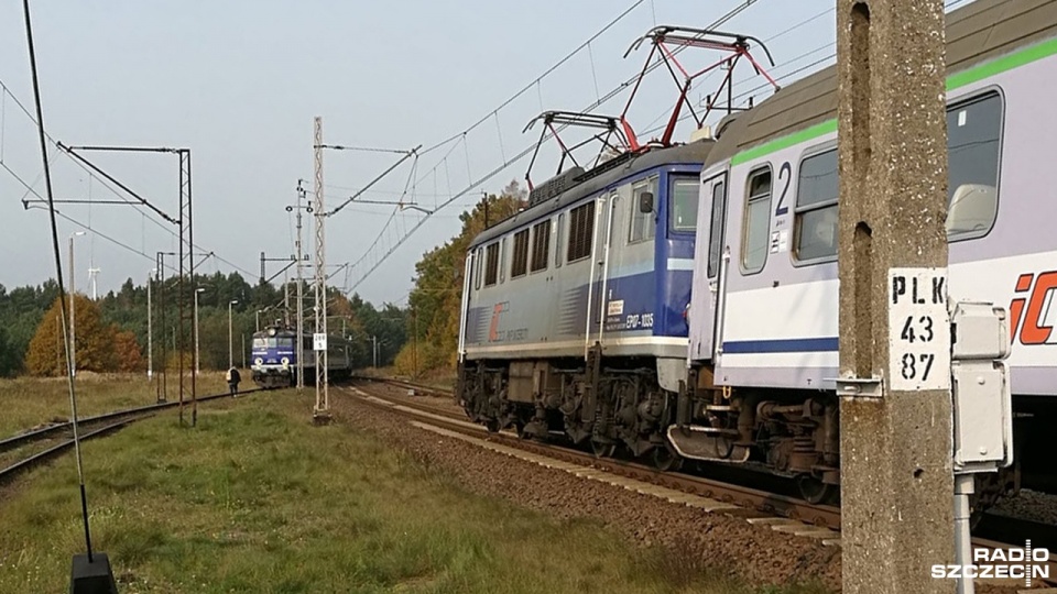Pociąg TLK "Żuławy" przejeżdżający przez stację Worowo. Fot. Słuchaczka Julita