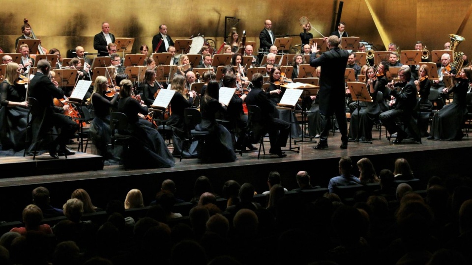 Symfonię e-moll Gustava Mahlera zagrała 100-osobowa Orkiestra Symfoniczna Filharmonii pod dyrekcją Rune Bergmanna. Fot. Maciej Skrzetuski