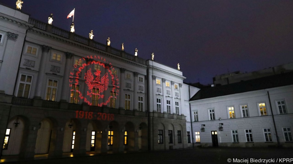 Okolicznościowa iluminacja Pałacu Prezydenckiego z okazji 150. rocznicy urodzin Marszałka. Fot. Maciej Biedrzycki / KPRP