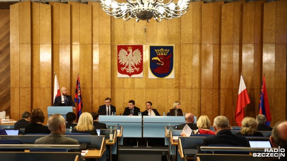 Przewodniczący szczecińskiej rady miasta składa rezygnację, ale kto zajmie jego fotel? Tego dowiemy się po Nowym Roku na styczniowej sesji rady. Fot. Andrzej Kutys [Radio Szczecin]