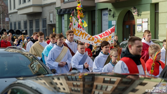 "Marsz dla Jezusa" w Szczecinie. Fot. Robert Stachnik [Radio Szczecin] "Marsz dla Jezusa" przeszedł ulicami Szczecina [ZDJĘCIA]