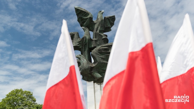 Święto Flagi to jedno z najmłodszych polskich świąt. Fot. Robert Stachnik [Radio Szczecin] Święto Flagi w Szczecinie [WIDEO, ZDJĘCIA]