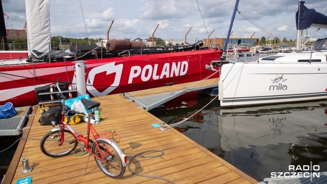 Jacht "I love Poland". Fot. Robert Stachnik [Radio Szczecin] Jacht "I Love Poland" zmienił barwy i wypłynął ze Szczecina [WIDEO, ZDJĘCIA]