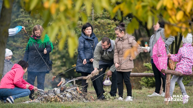 Trwa festyn rodzinny przy ul. Hożej z okazji 65. rocznicy powstania Klubu Sportowego Czarni Szczecin. Fot. Robert Stachnik [Radio Szczecin] Jubileusz Czarnych Szczecin: Festyn oraz charytatywna zbiórka [WIDEO, ZDJĘCIA]