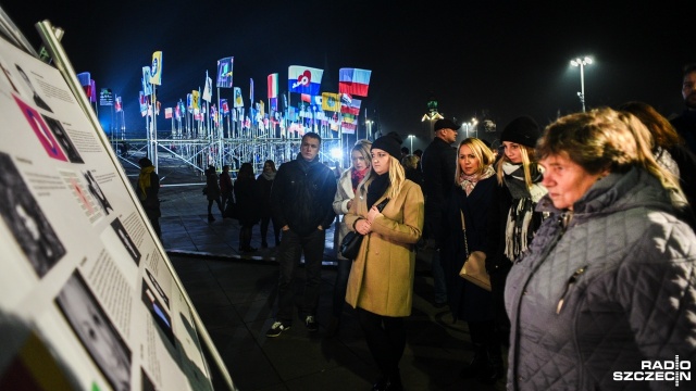 Fot. Kamila Kozioł [Radio Szczecin] Szczecinianie stworzyli 100 flag na 100-lecie odzyskania niepodległości [ZDJĘCIA]
