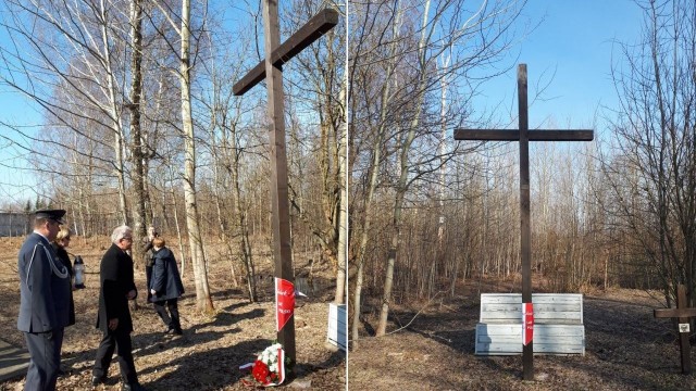 Polscy dyplomaci oddali hołd ofiarom katastrofy