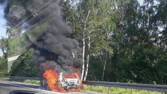 Na autostradzie A6 spłonął samochód [ZDJĘCIA]