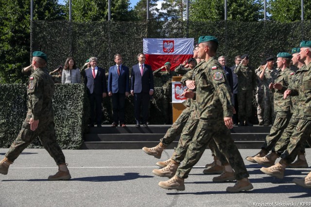 Prezydent i szef MON u polskich żołnierzy na Łotwie [ZDJĘCIA]
