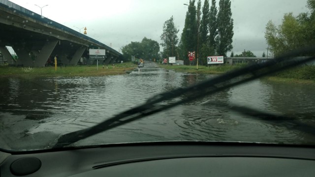 Opady deszczu i utrudnienia na ulicach Szczecina