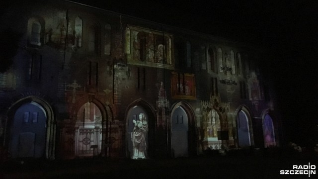 Historia opactwa na ścianie kościoła. Widowiskowy mapping w Kołbaczu