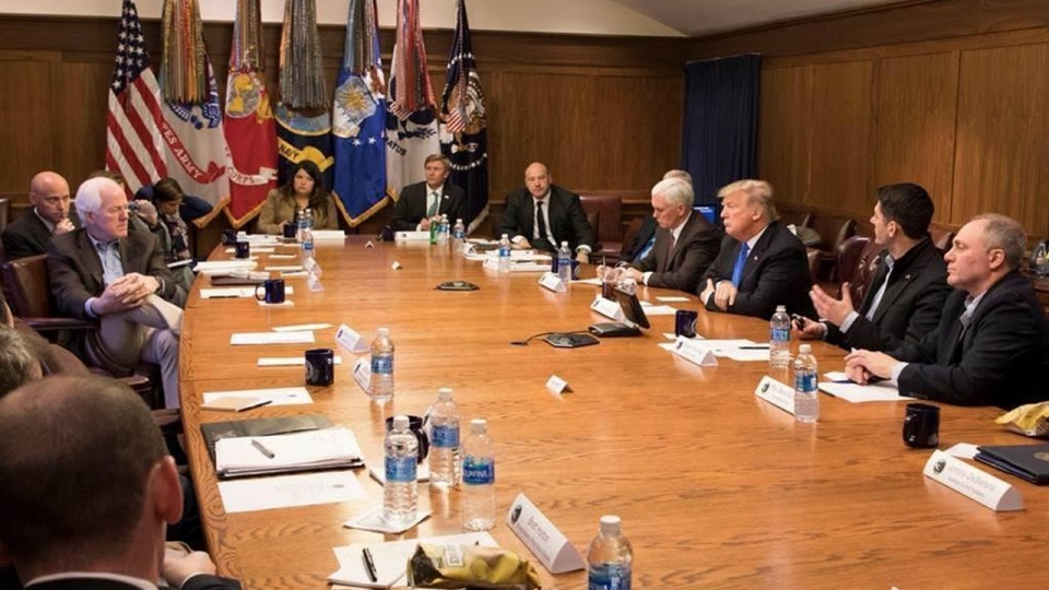 Donald Trump i przywódcy republikańscy w Kongresie przygotowują strategię na 2018 rok. Fot. The White House, źródło: www.facebook.com/WhiteHouse