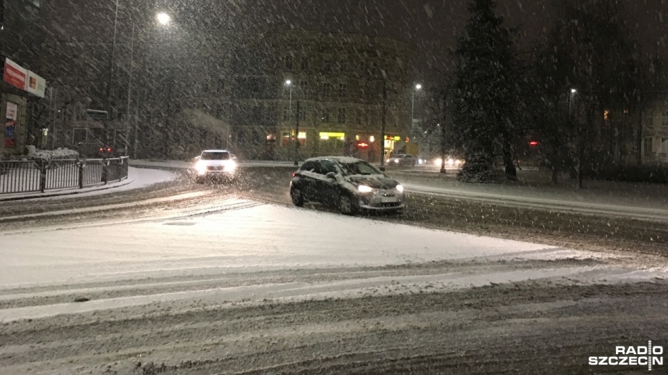 Sypnęło śniegiem w Szczecinie. Fot. Dawid Siwek [Radio Szczecin]