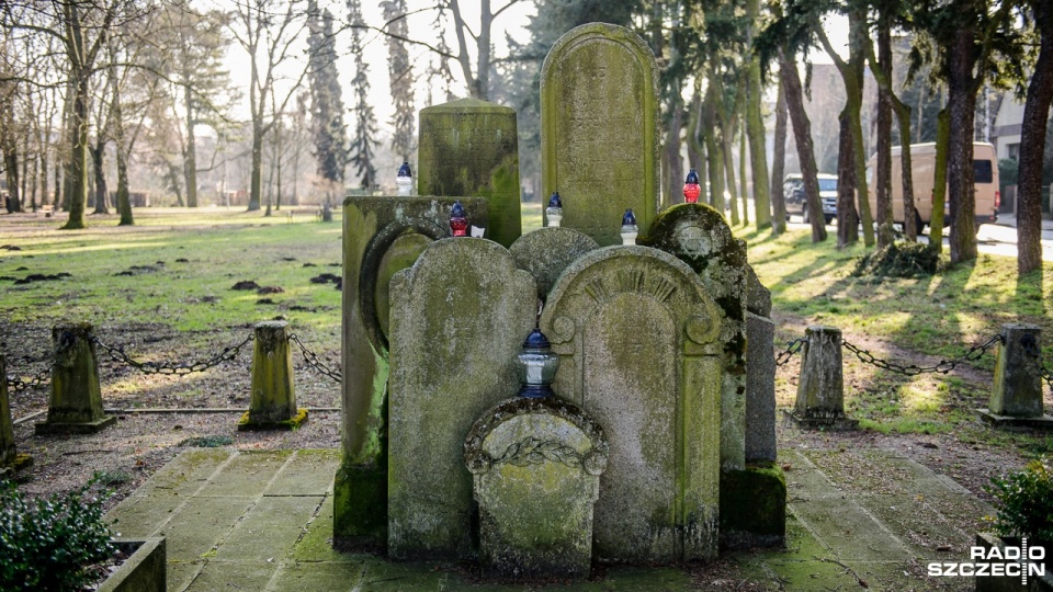 Pomnik na dawnym cmentarzu żydowskim przy ul. Soplicy. Fot. Olaf Nowicki [Radio Szczecin]
