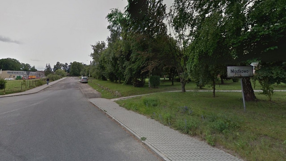 Zakończyła się przebudowa 400-metrowego odcinka drogi gminnej łączącej wieś Mostkowo w gminie Barlinek z wojewódzką 156-ką. Fot. google.pl/maps