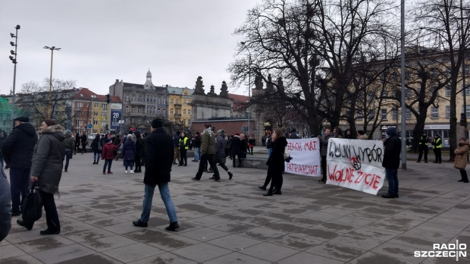 W Szczecinie na pl. Solidarności zgromadziło się ok. 250 osób. Fot. Anna Łukaszek [Radio Szczecin]