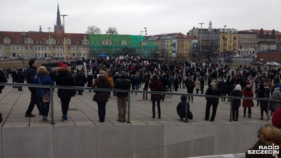 W Szczecinie na pl. Solidarności zgromadziło się ok. 250 osób. Fot. Anna Łukaszek [Radio Szczecin]