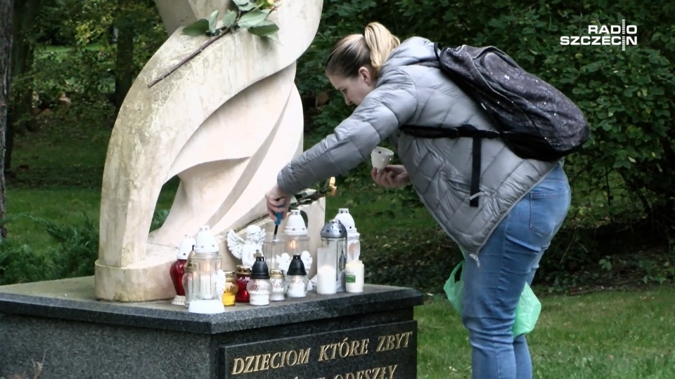 Pomnik Dzieci Utraconych na Cmentarzu Centralnym w Szczecinie. Fot. Wojciech Ochrymiuk [Radio Szczecin/Archiwum]