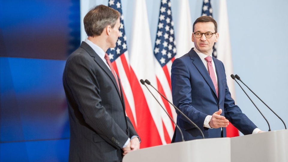 Ambasador Stanów Zjednoczonych w Polsce Paul Jones i premier Mateusz Morawiecki. Źródło fot.: www.twitter.com/premierrp
