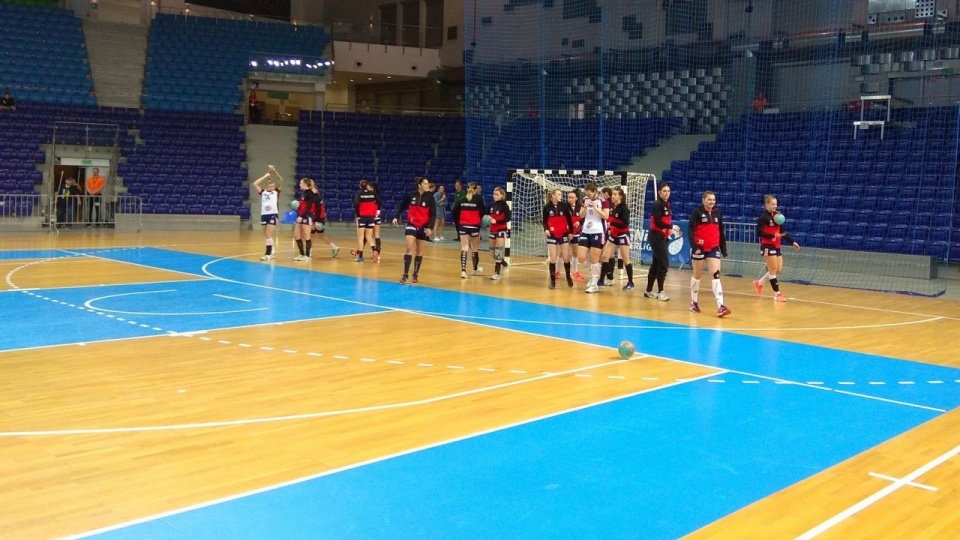 To był pierwszy w tym sezonie mecz szczypiornistek Pogoni w hali Netto Arena przy ulicy Szafera w Szczecinie. Fot. www.facebook.com/SPR.Pogon.Szczecin