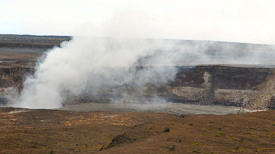 Jeszcze przed tak silnymi wstrząsami na wyspie doszło do erupcji wulkanu Kilauea. Spływająca lawa zaczęła zagrażać zamieszkałym terenom. Fot. pl.wikipedia.org/Sanjay Acharya