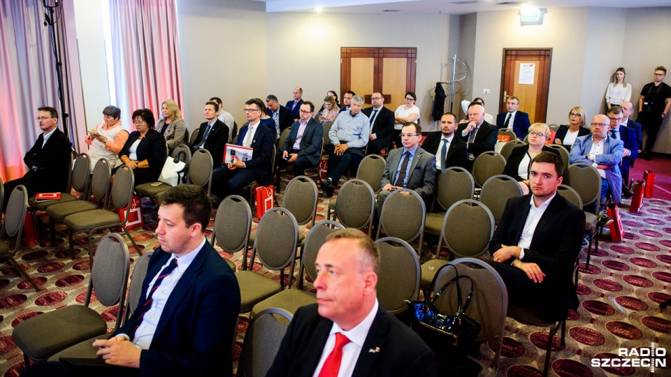 Konferencję, dla przedsiębiorców i samorządu terytorialnego, zorganizował w Szczecinie Bank Gospodarstwa Krajowego. Fot. Olaf Nowicki [Radio Szczecin]