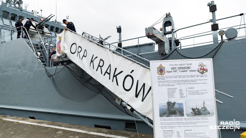 ORP Kraków cumuje przy nabrzeżu u stóp Wałów Chrobrego do soboty. Można go zwiedzić w piątek do godz. 20. Fot. Robert Stachnik [Radio Szczecin]