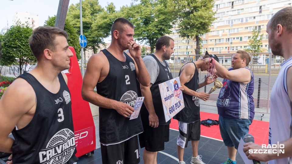 Zwycięzcy Gryf Basket Cup awansowali bezpośrednio do turnieju finałowego mistrzostw Polski w streetballu, które odbędą się 21 lipca w Katowicach. Fot. Robert Stachnik [Radio Szczecin]