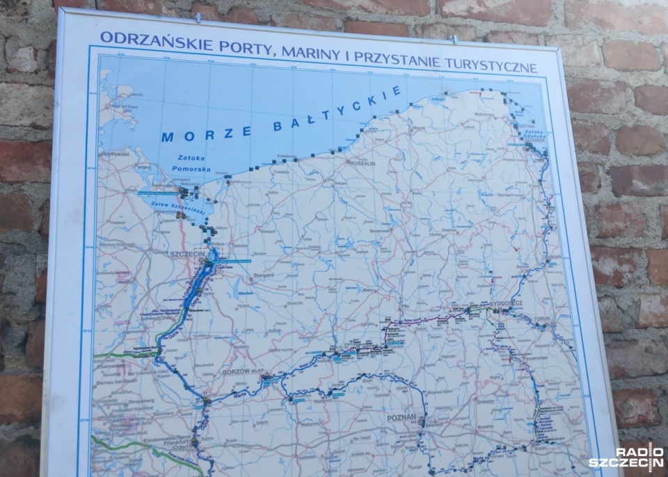 Mapa, która pokazuje odrzańskie porty, mariny i przystanie turystyczne. Fot. Wojciech Zagaj [Radio Szczecin]