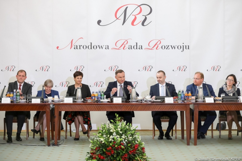Podczas posiedzenia NRR z udziałem Prezydenta Andrzeja Dudy zostały zaprezentowane propozycje pytań referendalnych. Fot. Jakub Szymczuk/KPRP, źródło: www.prezydent.pl
