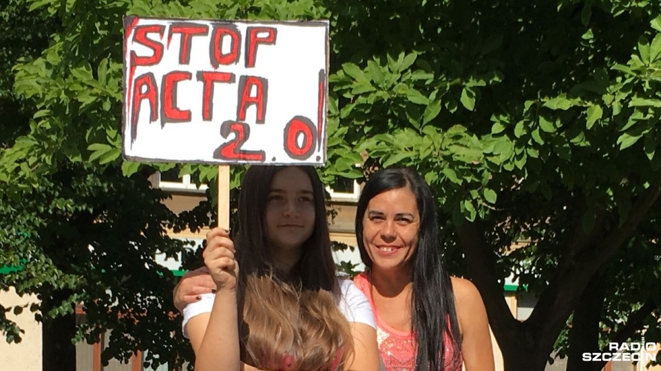 Protest przeciwko ACTA 2 na Placu Lotników w Szczecinie. Fot. Tobiasz Madejski [Radio Szczecin]