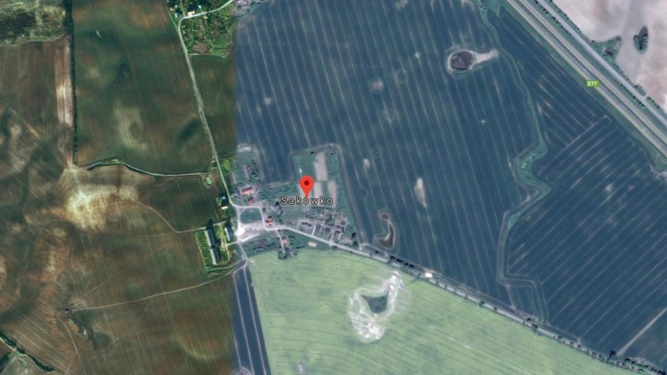 Teren wokół wraku samolotu zabezpieczyła Żandarmeria Wojskowa. Do wypadku doszło kilkaset metrów od zabudowań mieszkalnych. www.google.com/maps/place/14-400+Sakówko