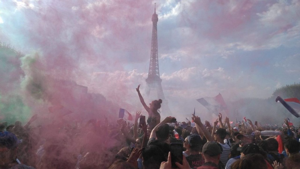 Po wygranej na mistrzostwach we francuskich miastach wybuchły zamieszki. Fot. twitter.com/AlexandraBNL