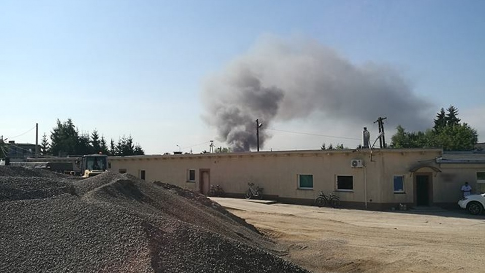 Pożar stacji kontroli pojazdów w Nowogardzie. Fot. Internauta