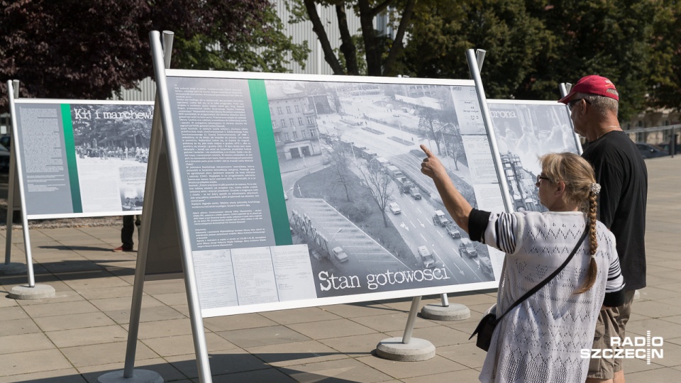 "Sierpień 88 - samotny strajk" - to tytuł wystawy, którą można zobaczyć na placu Solidarności w Szczecinie. Fot. Robert Stachnik [Radio Szczecin]