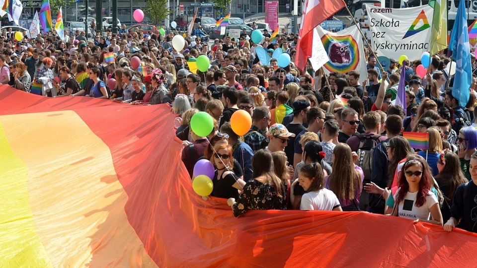 Marsz Równości w Krakowie, Aleja 3 Maja (2018). Źródło fot. wikipedia.org/wiki/Marsz_Równości_w_Krakowie#/media/File:02018_0054.
