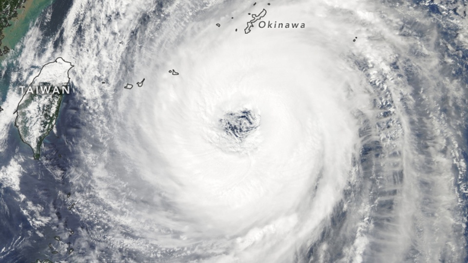 Tajfun Trami. Fot. NASA, źródło: www.earthobservatory.nasa.gov