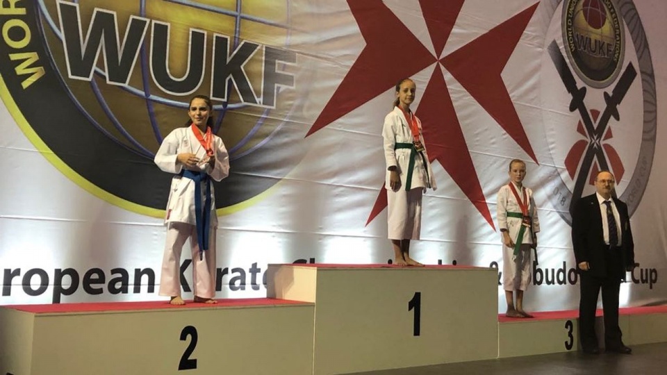 Mistrzyni Europy 2018 - Małgorzata Czuba; na 3 stopniu podium Zuzanna Leśnik. źródło: Klub Karate Bushikan