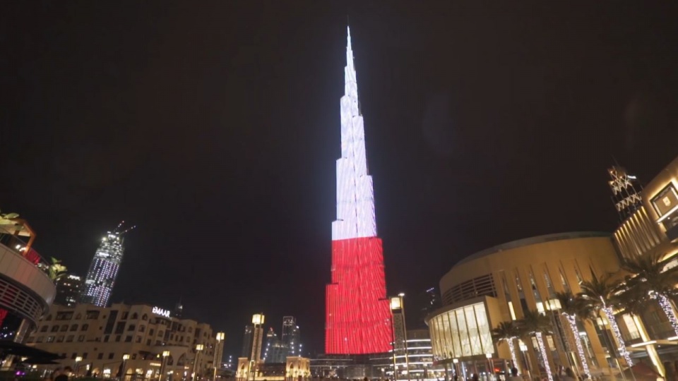 Wśród iluminowanych obiektów znalazł najwyższy budynek świata - Burj Khalifa w Dubaju. źródło: https://www.youtube.com/watch?v=QFFfY0rl3ZI
