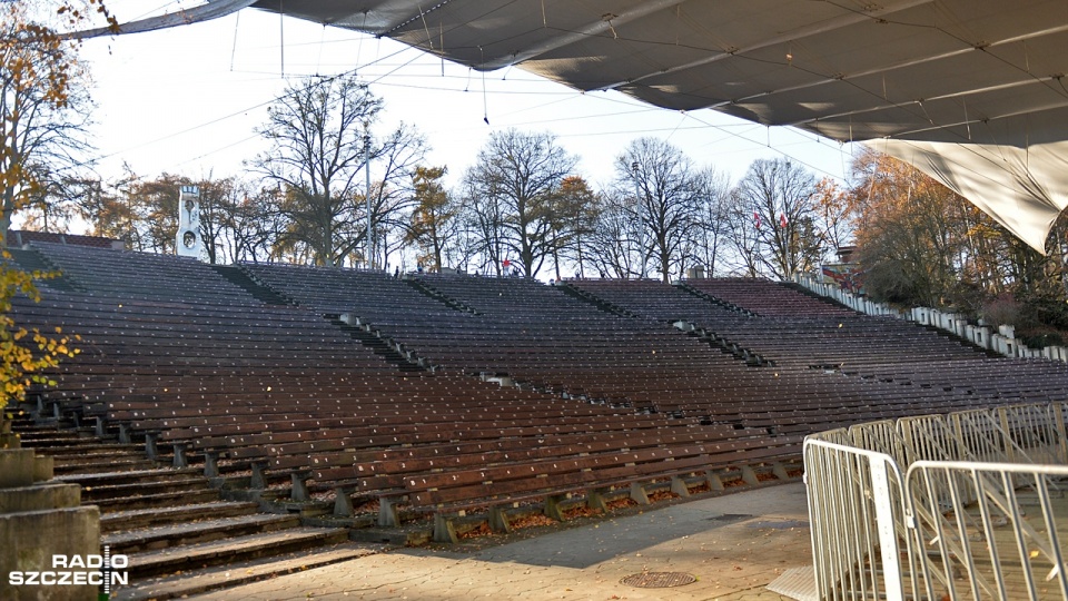 W 2014 roku remont amfiteatru znalazł się w "Drugim Porozumieniu dla Szczecina", dziś na miejskich stronach przeczytamy, że udało się zrealizować 10% inwestycji. Fot. Łukasz Szełemej [Radio Szczecin]