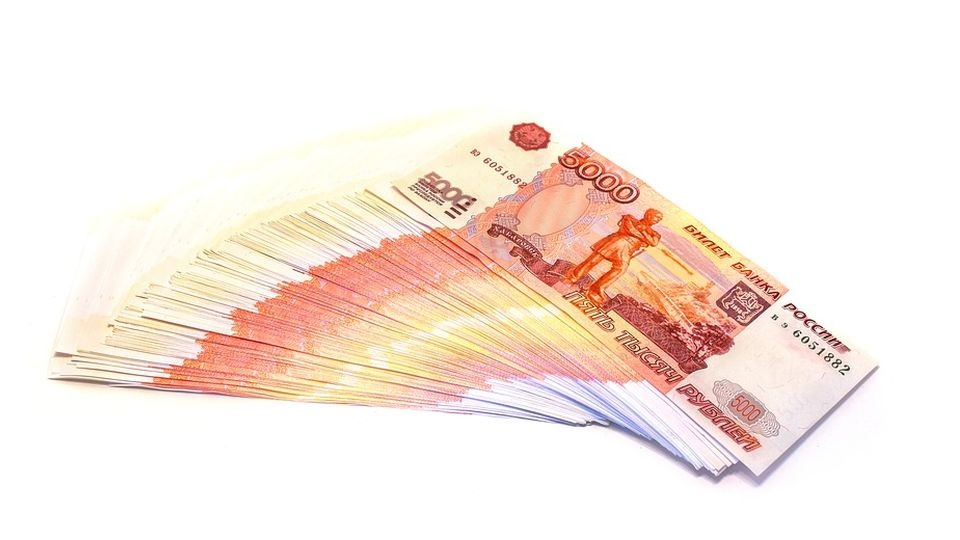 Według radia Svoboda spada kurs rubla i wartość akcji rosyjskich firm. źródło: https://pixabay.com/pl/thehaha/domena publiczna