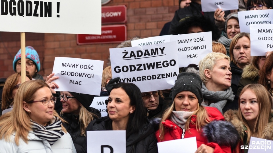 Protest pod szczecińskim sądem. Fot. Kamila Kozioł [Radio Szczecin]
