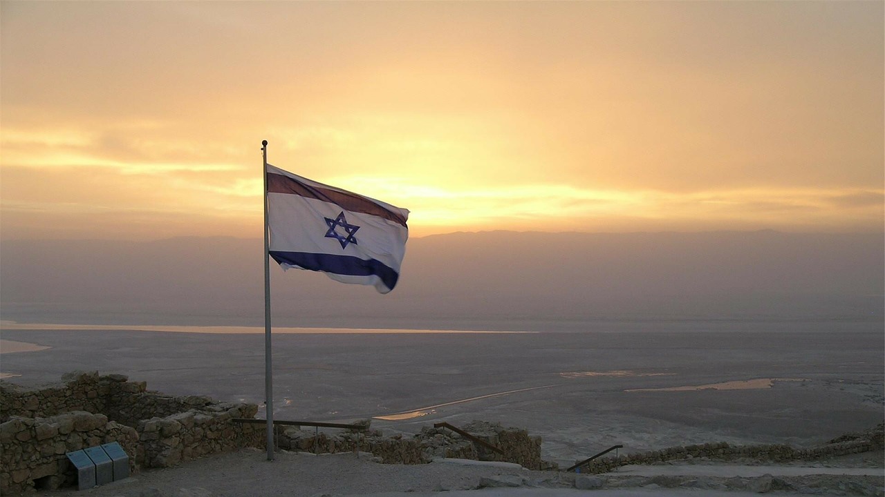 Prezydent Izraela zaapelował do rządu o natychmiastowe wstrzymanie reformy sądownictwa. Izaak Herzog mówi, że kraj znalazł się na skraju wojny domowej.