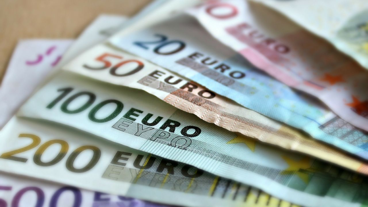 Chorwacki parlament zagłosował za przyjęciem waluty euro od 2023 roku. Europejska waluta zastąpi kunę.