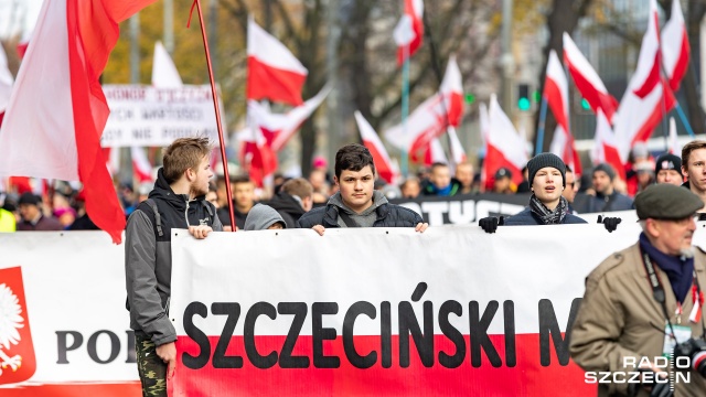 Fot. Robert Stachnik [Radio Szczecin] Tłumy na Szczecińskim Marszu Niepodległości [WIDEO, DUŻO ZDJĘĆ]