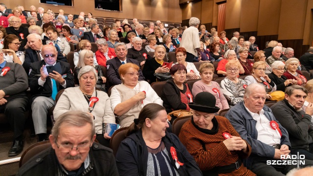 Fot. Robert Stachnik [Radio Szczecin] Spotkania pokoleń: "młodzież podejmuje patriotyczne hasła" [WIDEO, ZDJĘCIA]