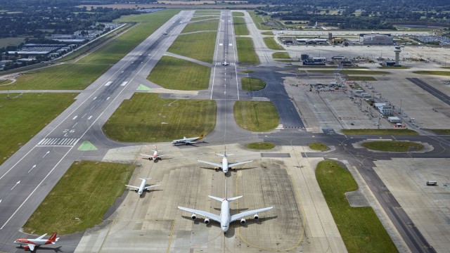Londyńskie lotniska kupują technologię antydronową