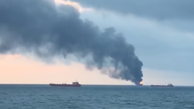Dziesięć ofiar pożaru statków w Cieśninie Kerczeńskiej [WIDEO]