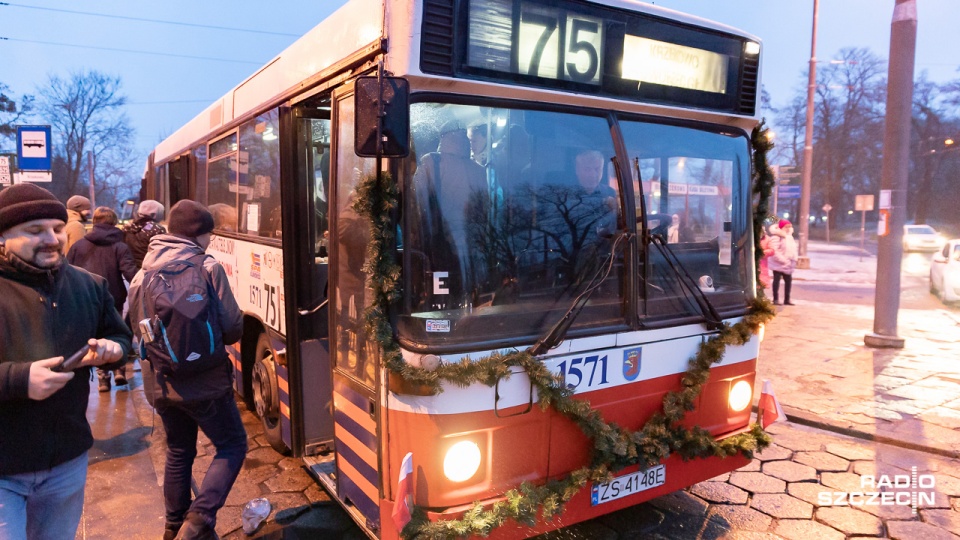 Ostatni kurs miejskiego autobusu Volvo B10MA. Fot. Robert Stachnik [Radio Szczecin]